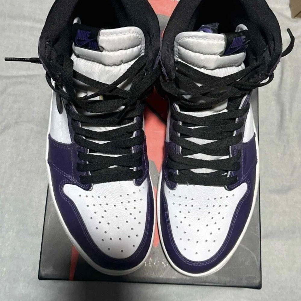 Jordan Men's White and Purple Sneakers
